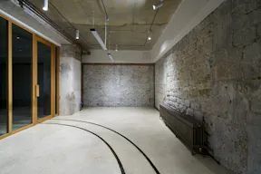 Entire art gallery in Le Marais, Paris - Image 18