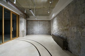 Entire art gallery in Le Marais, Paris - Image 18