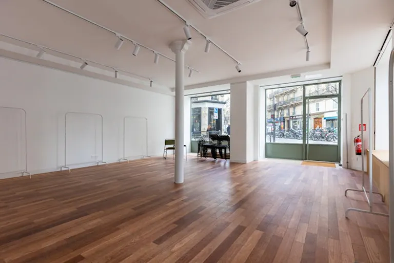 CORNER STORE - 8M LONG WINDOW - POP-UP / GALLERY / SHOWROOM BOUTIQUE - ESPACE TRIGRAM - GRAVILLIERS - Image 2