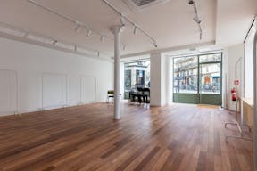 CORNER STORE - 8M LONG WINDOW - POP-UP / GALLERY / SHOWROOM BOUTIQUE - ESPACE TRIGRAM - GRAVILLIERS - Image 2