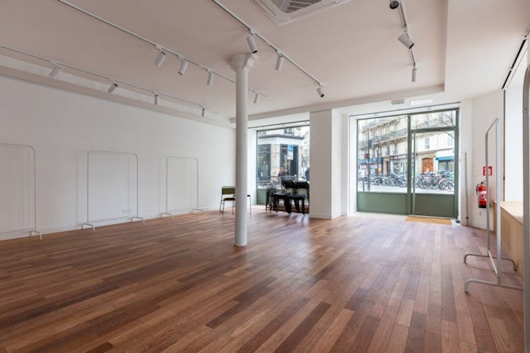 CORNER STORE - 8M LONG WINDOW - POP-UP / GALLERY / SHOWROOM BOUTIQUE - ESPACE TRIGRAM - GRAVILLIERS - Image 2
