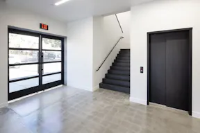 Hollywood Hotspot: Versatile 6,000 sq ft Indoor/Outdoor Event & Retail Space with Hollywood Blvd Views! - Image 12