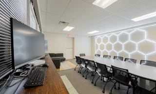 Production Studio with Cyc Wall for Cars and 3000+sqft Theme Background - Image 6