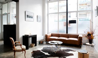 ELEGANT MINIMALIST LOFT IN THE 11TH DISTRICT OF PARIS - Image 1