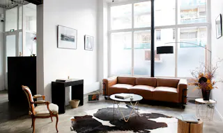 ELEGANT MINIMALIST LOFT IN THE 11TH DISTRICT OF PARIS - Image 1