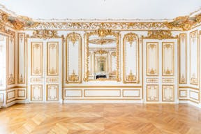 Unique Showroom at Place de la Concorde - Image 4