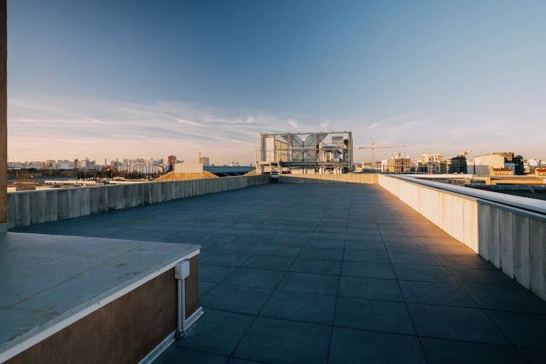 Local industriel de 2000m2 pour vos projets Cr�atifs - Image 1