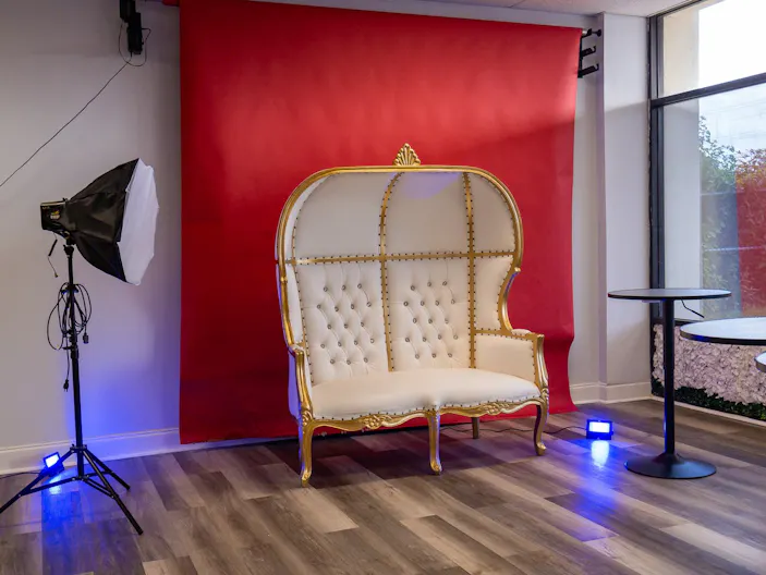 Natural Light Creative Space! - Image 1