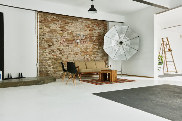 Unique Berlin Space for Fashion & Art Exhibitions - Image 4