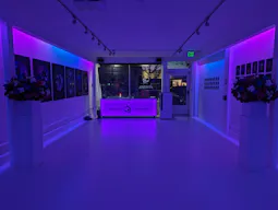Gloss White Gallery Space on Fairfax Ave - Image 8