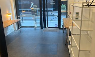 Un espace pop-up parfait dans une jolie rue commerçante - Image 4