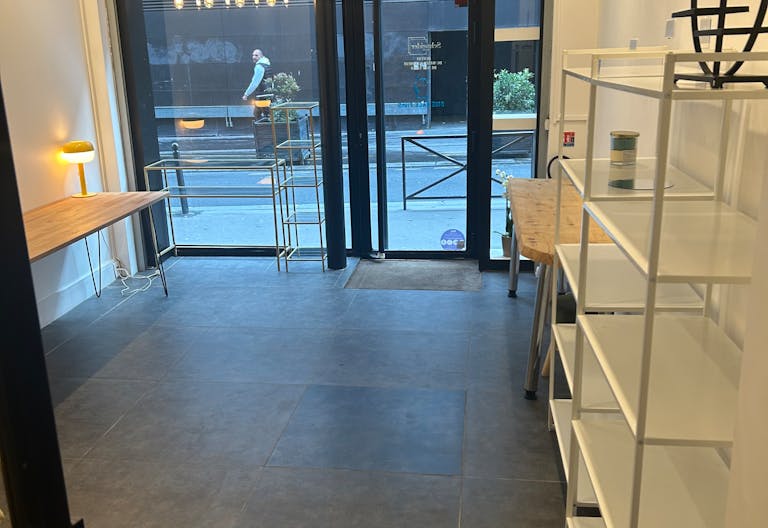 Un espace pop-up parfait dans une jolie rue commerçante - Image 4