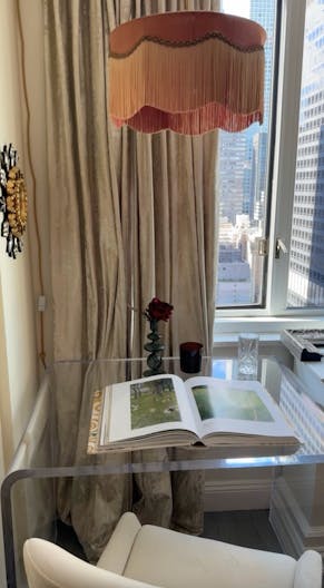 Bohemian meets Vintage apartment - Natural Light, Mantle & Brass Vintage Pieces - Image 4