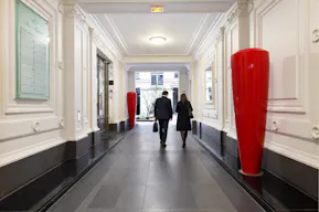 Chic Parisian Apartment – Fashion Showroom, Paris Champs-Élysées - Image 35