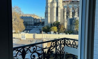 Magnificent apartment with exceptional view of Notre Dame - Image 1