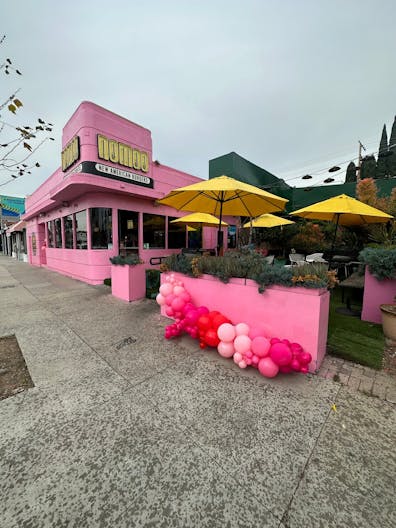 Prime corner space on Melrose - best pop up space in LA. - Image 0