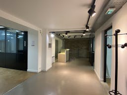 Atypical Space in the 10th arrondissement of Paris - Image 9