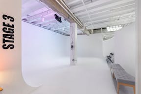 PRE-LIT (RGB) WHITE CYC STUDIO | PRIVATE HAIR, MAKEUP AND VANITY SPACE - Image 4