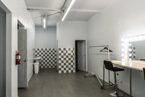 Metal Hanger and Boxing Ring - Image 5