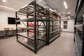 Elegant SoHo Storefront with All Glass Front - Image 8