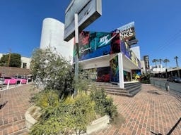 Beautiful Open Store in West Hollywood - Image 28