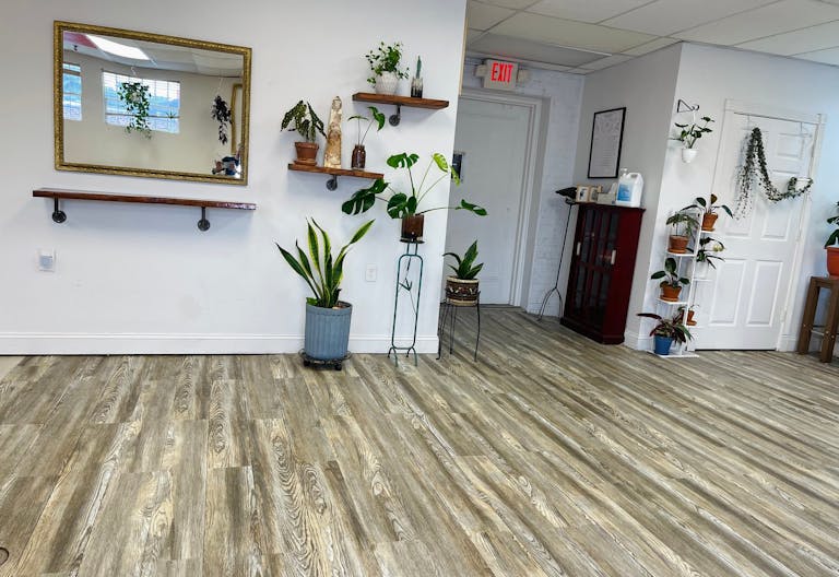 Charming, Spacious, Bright Studio - Image 2