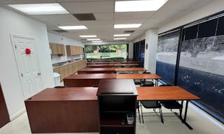 Spacious , quiet and clean room 127 at University of San Jose - Image 0