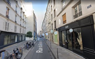 Gorgeous Boutique in Le Marais - Image 2