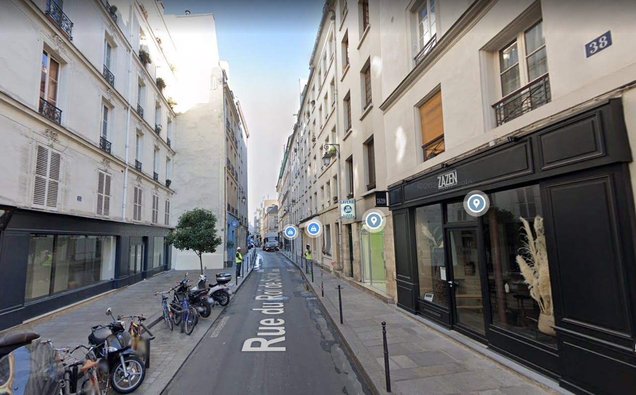 Gorgeous Boutique in Le Marais - Image 2