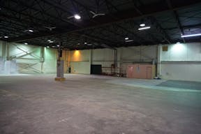 Spacious Warehouse in Brooklyn - Image 9