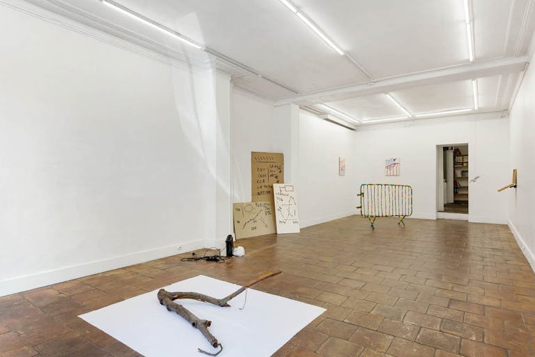 Lovely Boutique Shop in Le Marais - Image 2