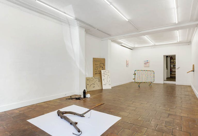 Lovely Boutique Shop in Le Marais - Image 2