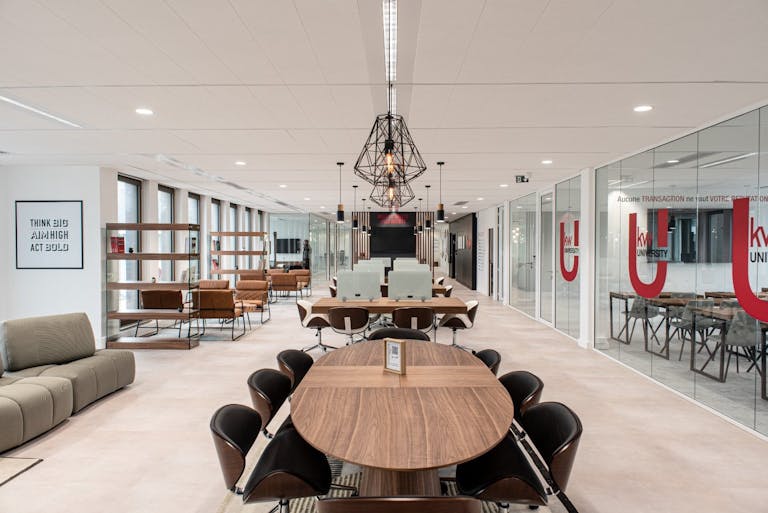 Centre d'Affaires Alliant Innovation, Confort et Flexibilit� - Image 1