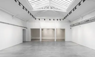 Showroom lumineux sous verrière – 270 m² – Haut-Marais - Image 0