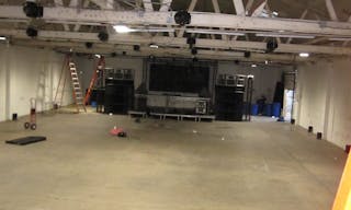 Large Industrial Warehouse Space Multiuse - Image 2