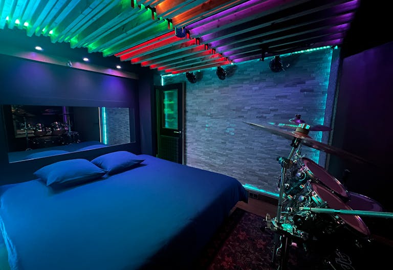 Lieu artistique avec studio créatif à Gare de l'Est - Image 1