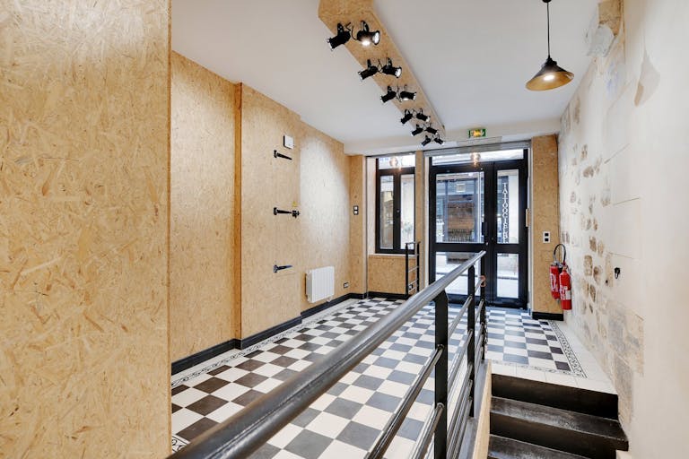Boutique For Rent Paris Etienne Marcel - Ideal Pop-Up Store / Art Exhibition - Image 0