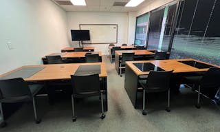 Spacious , quiet and clean room 125 at University of San Jose - Image 5