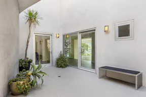Villa in Beverly Hills - Pool - Scenic Outlook - Image 15
