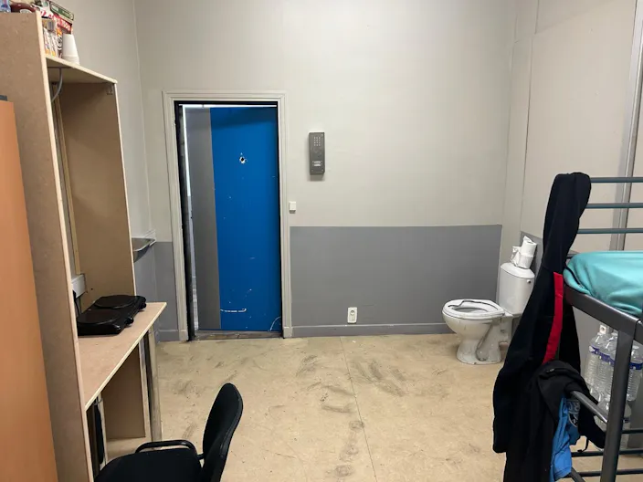 Décor/Lieu de tournage: Cellule de Prison - Image 2