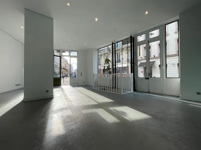 Boutique Canal Saint Martin - Image 3