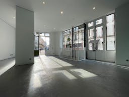 Boutique Canal Saint Martin - Image 3