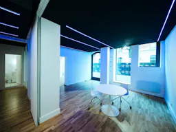 Saint Gilles Pop Up Boutique - Image 8