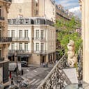 Showroom in Sublime Triangle d'Or