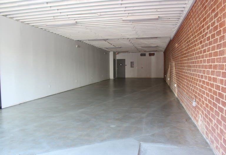 Classic Retail Space on Prime Melrose Avenue - Image 2