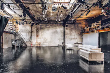 Industrial Pop-Up Space - Image 0