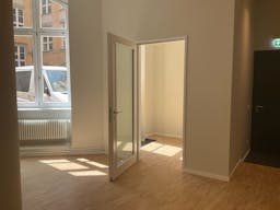 Versatile Space in Berlin Mitte: Your Pop-Up, Event, or Office Awaits! - Image 7