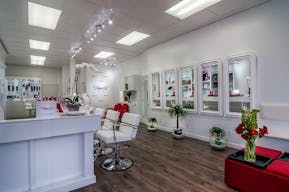 Bronx White Bar Counter Style Storefront - Image 5