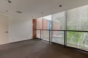 Trendy Building in Beverly Hills - Image 1