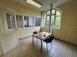 Décor/Lieu de tournage: Commissariat - Image 16